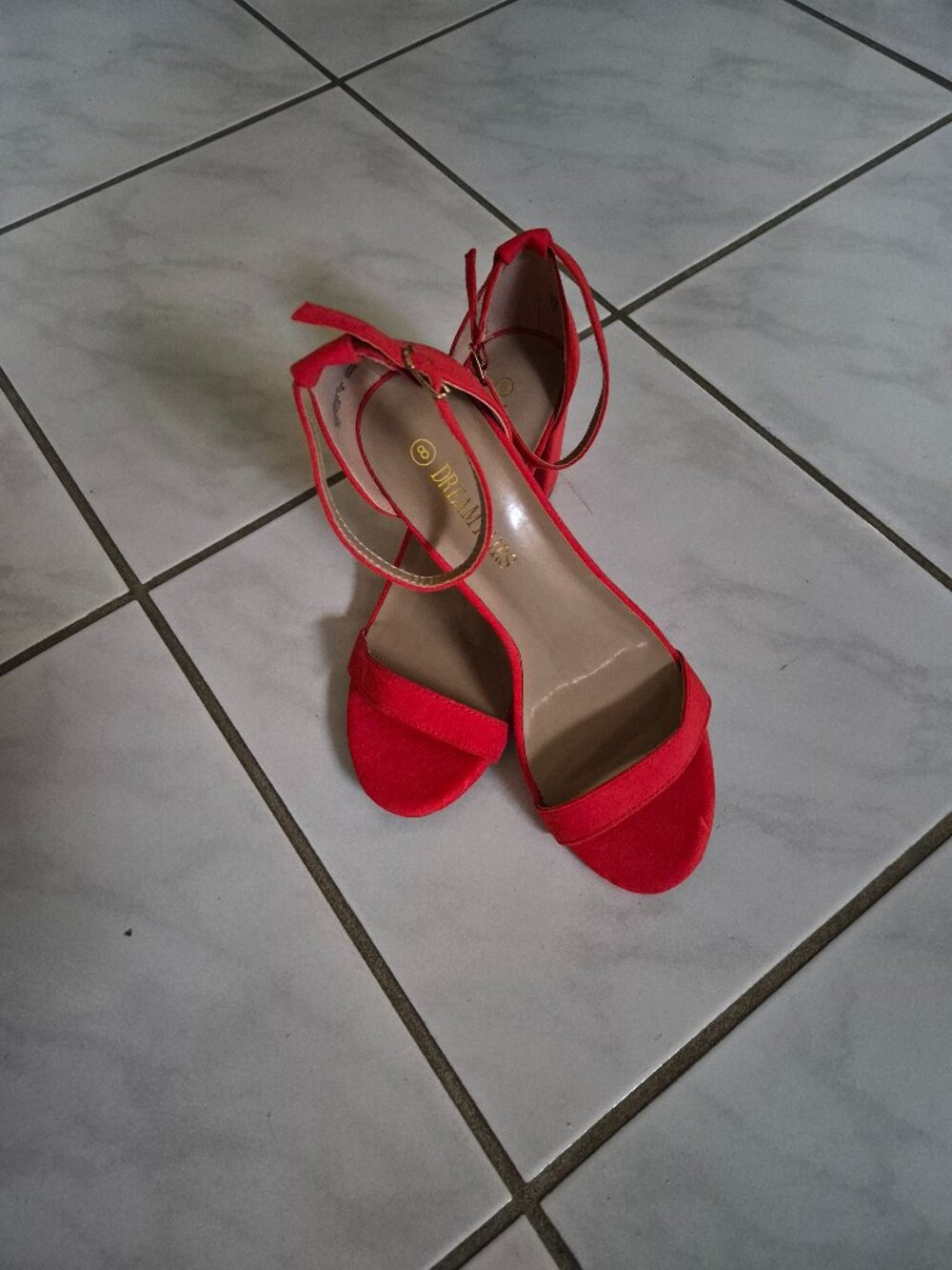 Hot "RED" - Picture 1 of 1